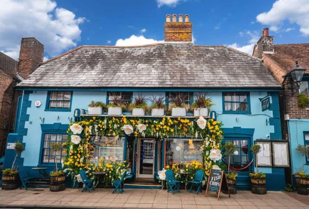 Kip 23 Jjs Emsworth Hotel ภายนอก รูปภาพ
