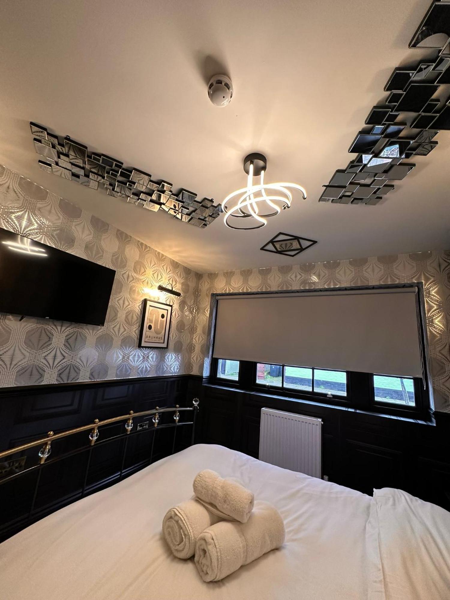 Kip 23 Jjs Emsworth Hotel ภายนอก รูปภาพ